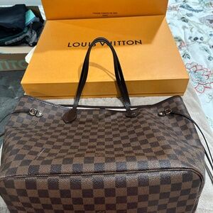 Louis Vuitton Neverfull MM Bag